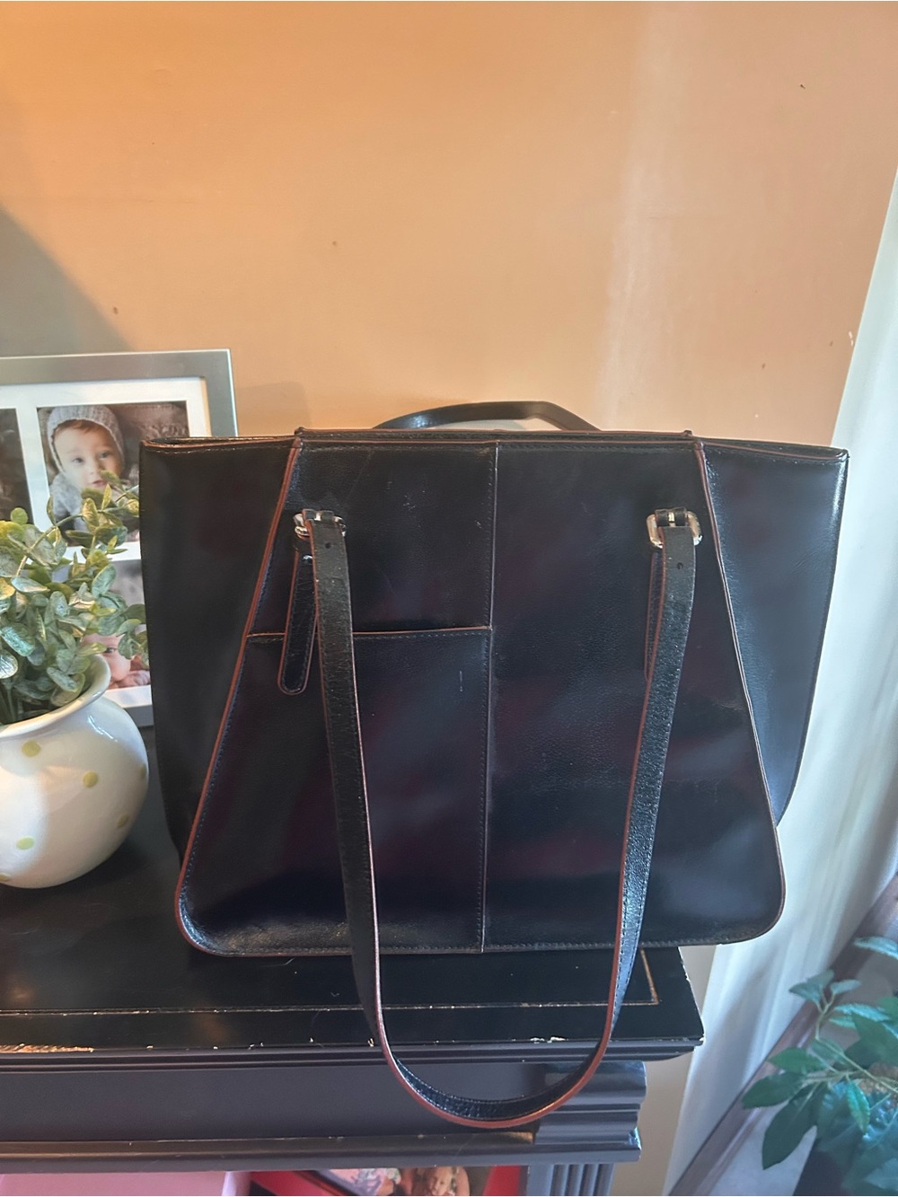 HOBO Classic Black Leather Tote Bag - Stylish Everyday Carry
